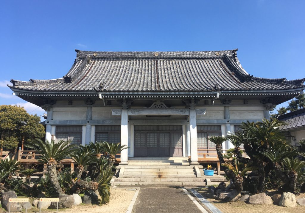 ペット葬儀　定例法要会が開催される吉塚の明光寺の外観